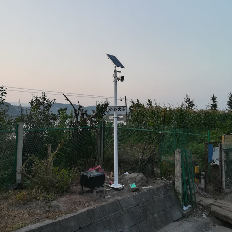 13套列车接近报警器在成都铁路局使用